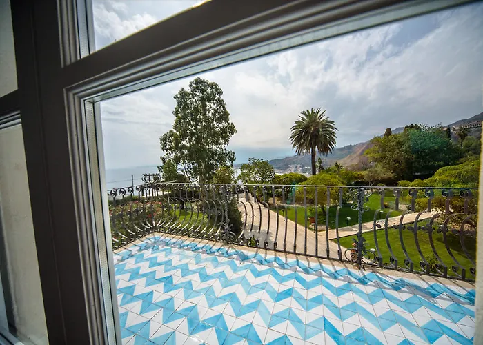 Mon Repos 陶尔米纳