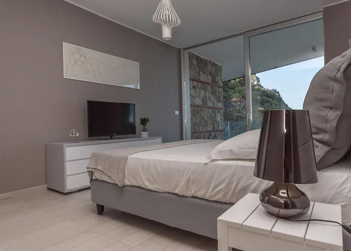 Mon Repos 3* 陶尔米纳