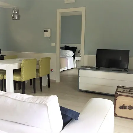 Mon Repos تاورمينا