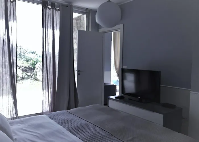 Mon Repos 3* טאורמינה